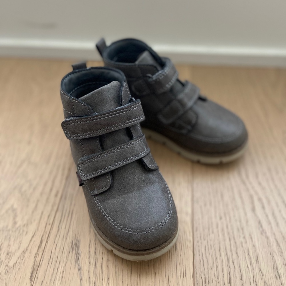 Oshkosh B’gosh kids boots